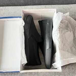 NIB Tommy Bahama Boy’s Black Slip on Shoes Size 2